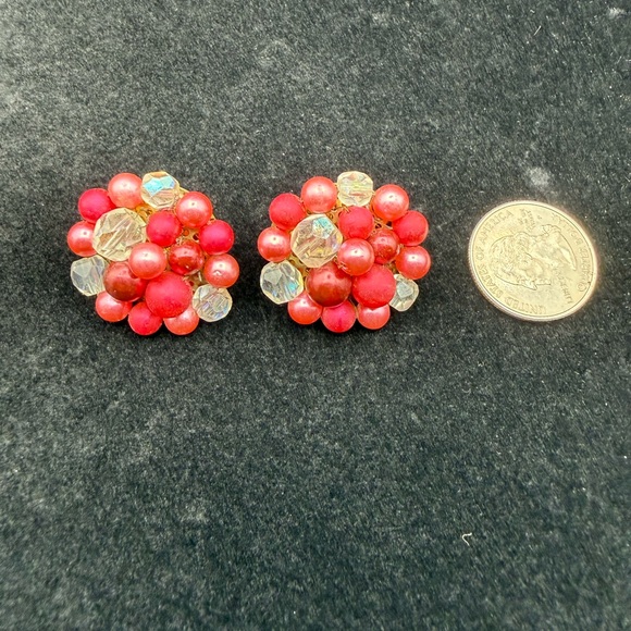 Vintage Japan Coral and Iridescent Crystal Cluster Clip-On Earrings 1” - Picture 3 of 4